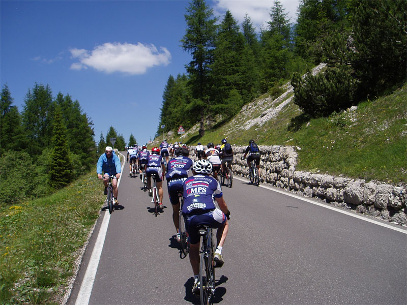 gal/2010/07 - Sella Ronda Bike Day 2010/05 - SellaRonda_Bike_Day/05 - Il Passo Gardena_the_end/1P6270187-01.jpg